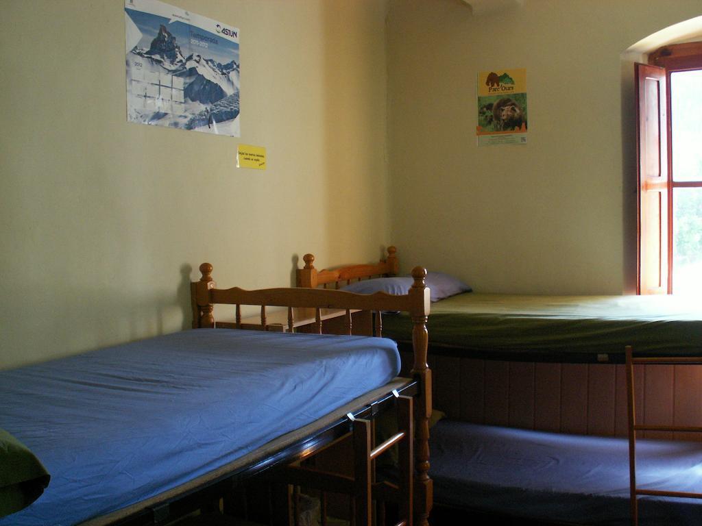 Albergue Pepito Grillo Canfranc Szoba fotó