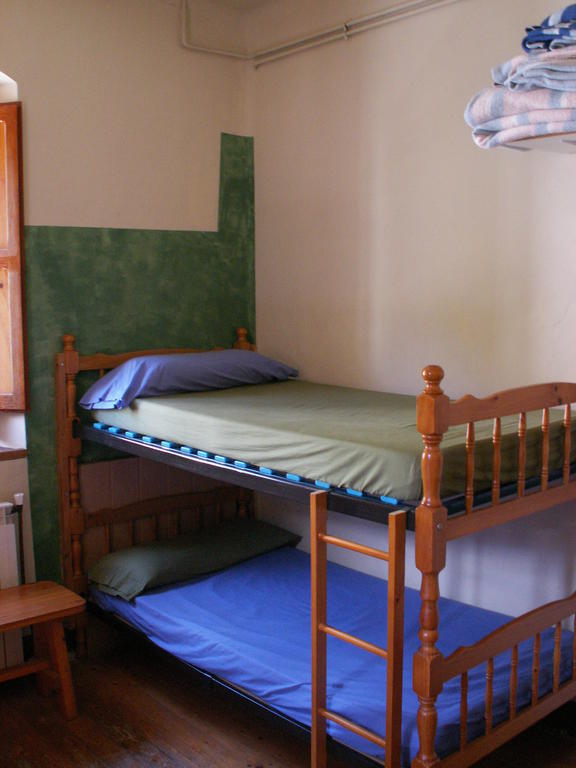 Albergue Pepito Grillo Canfranc Szoba fotó