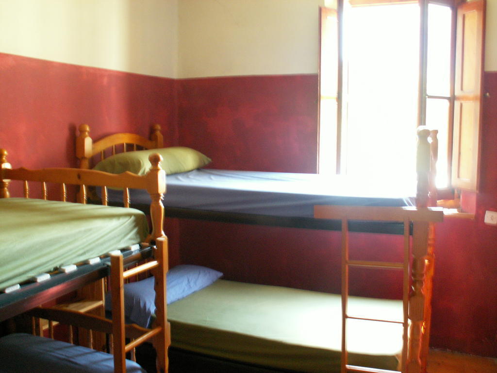 Albergue Pepito Grillo Canfranc Szoba fotó