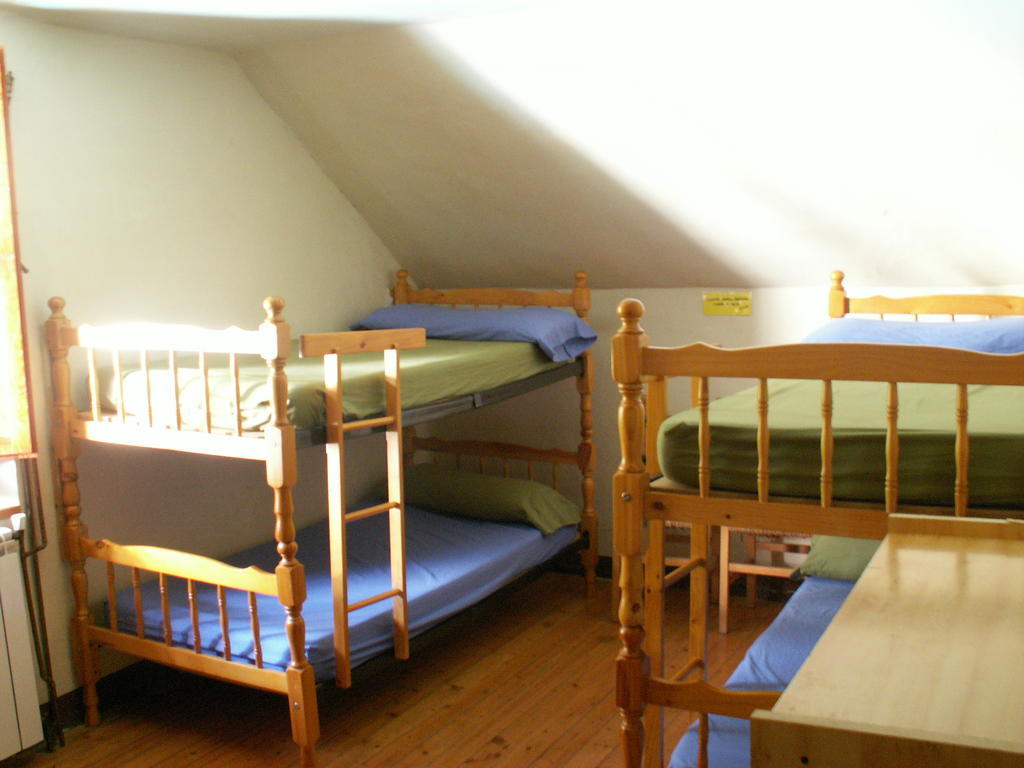 Albergue Pepito Grillo Canfranc Szoba fotó